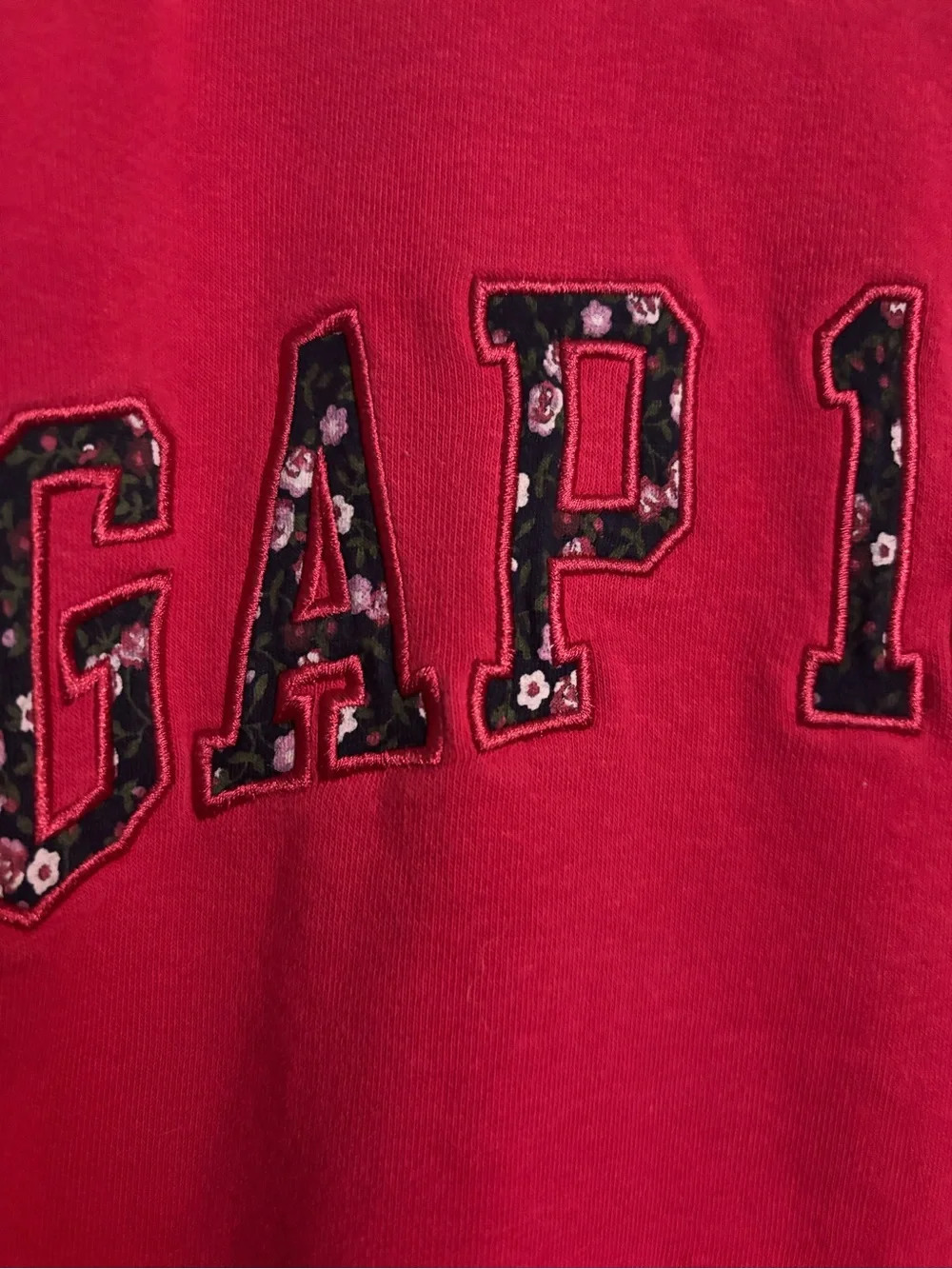 Gap 1969 Girls Dark Pink Floral Fabric Logo Long Sleeve Crewneck‎ Sz Sm 6/6X